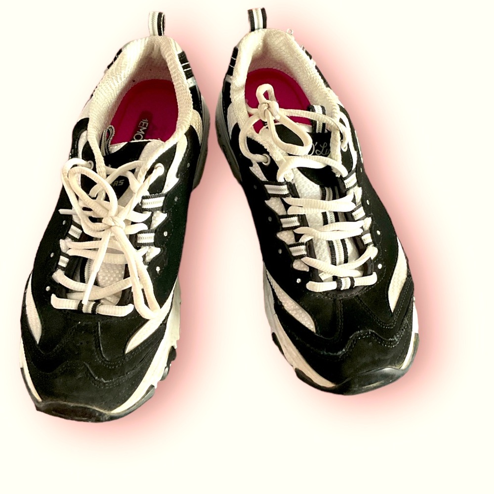 Sketchers memory foam sneakers